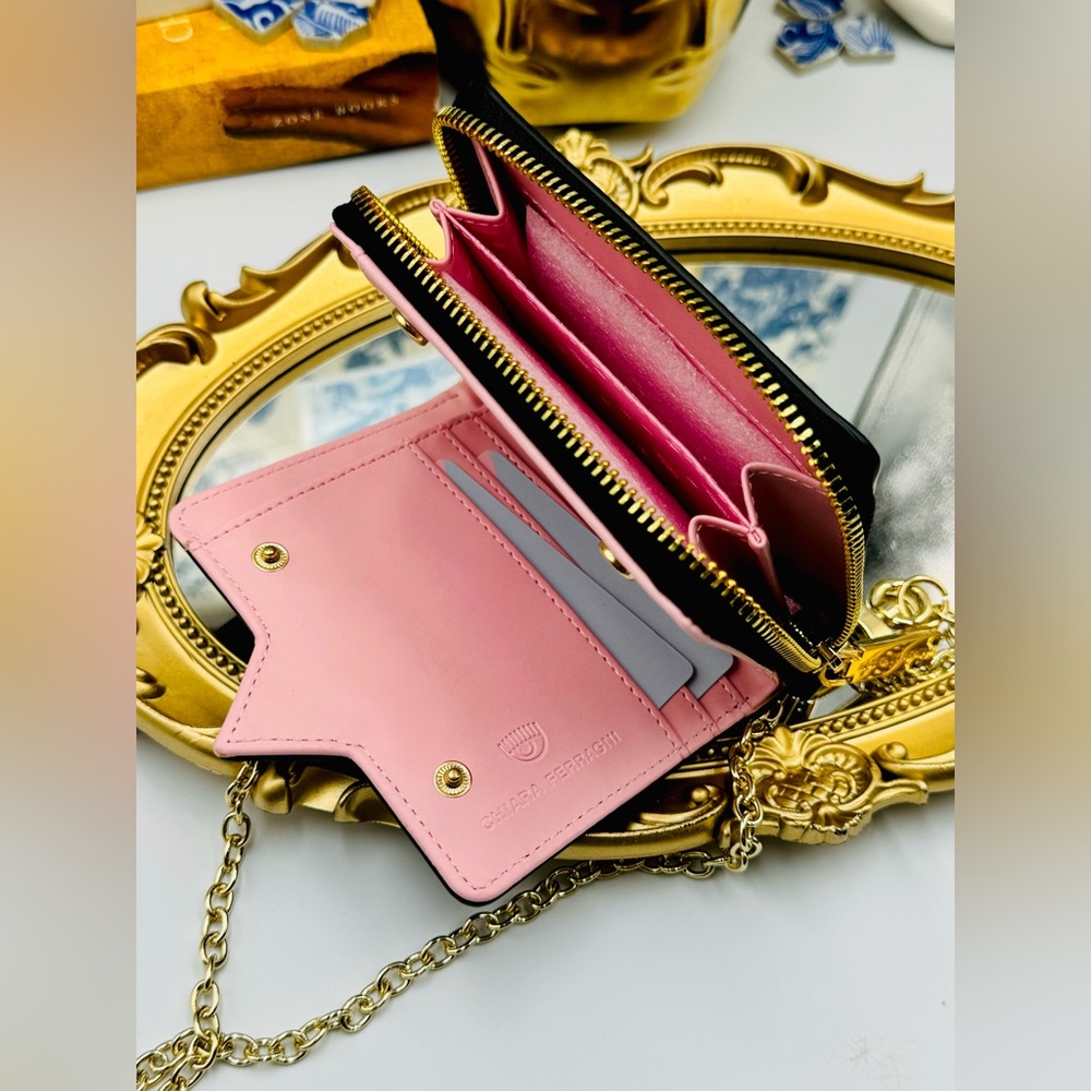 🆕 CHIARA FERRAGNI 🧿 BNIB Eyelike Motif Chain Linked Wallet - Black - WOC - Picture 12 of 16